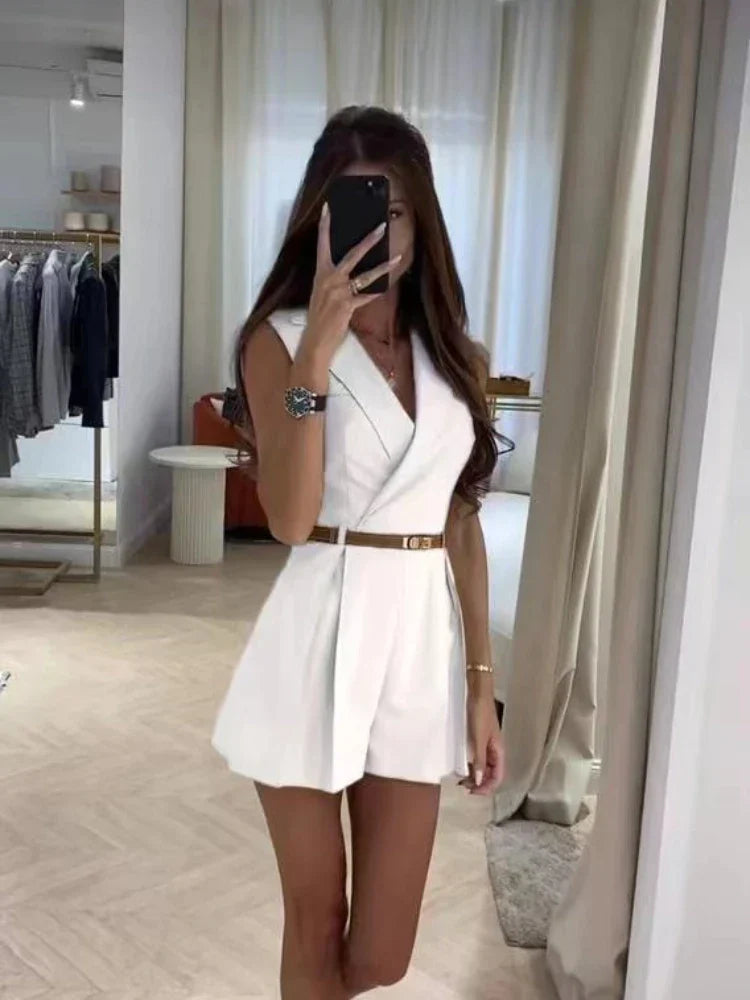 Eleganter ärmelloser Damen-Jumpsuit mit Gürtel – ideal für den Sommer