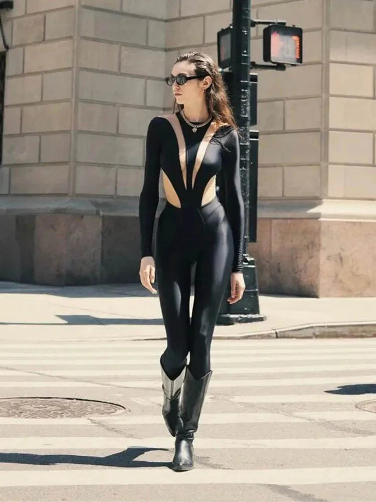 Damen Jumpsuit mit Ausschnitten und langen Ärmeln